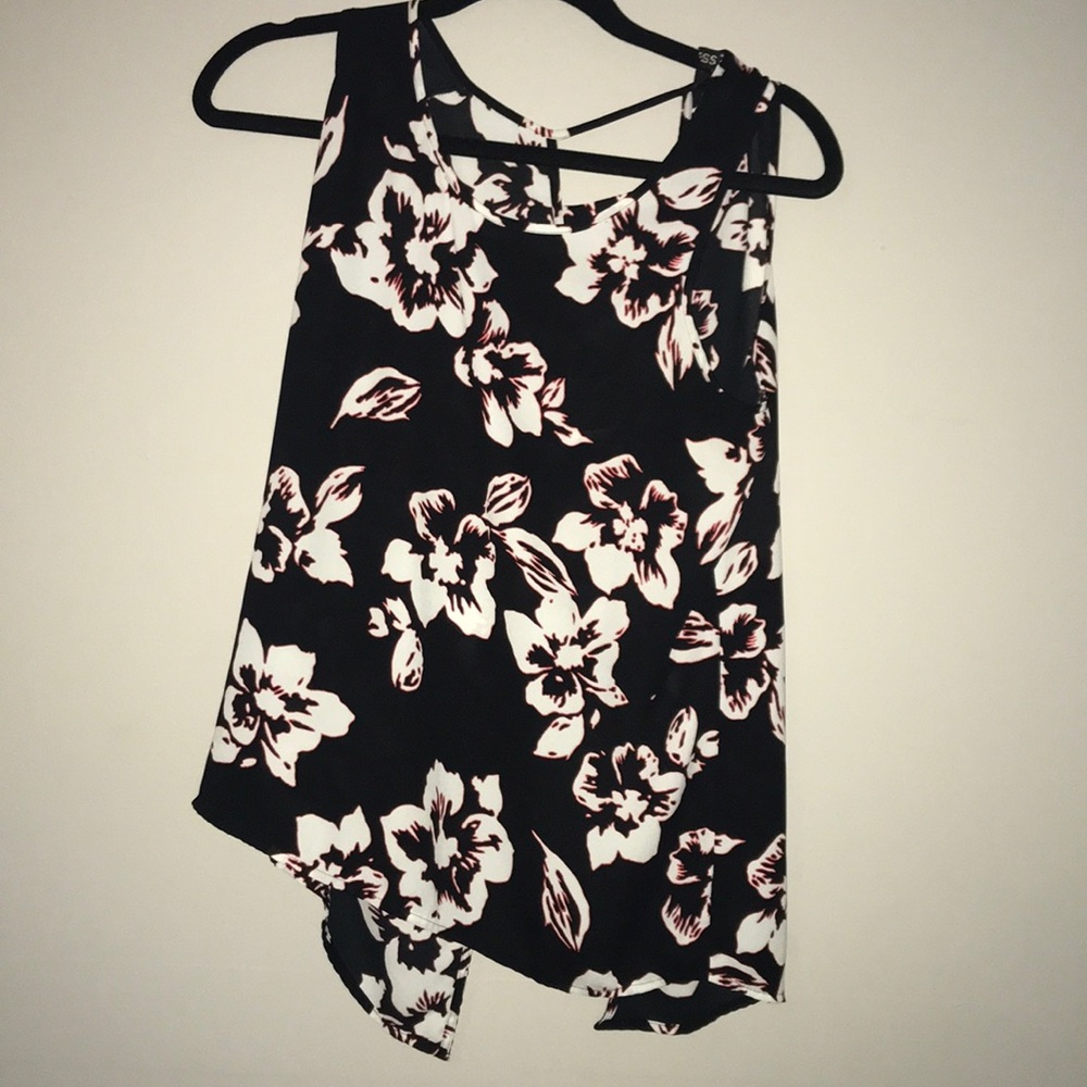 Black, white and pink flower top